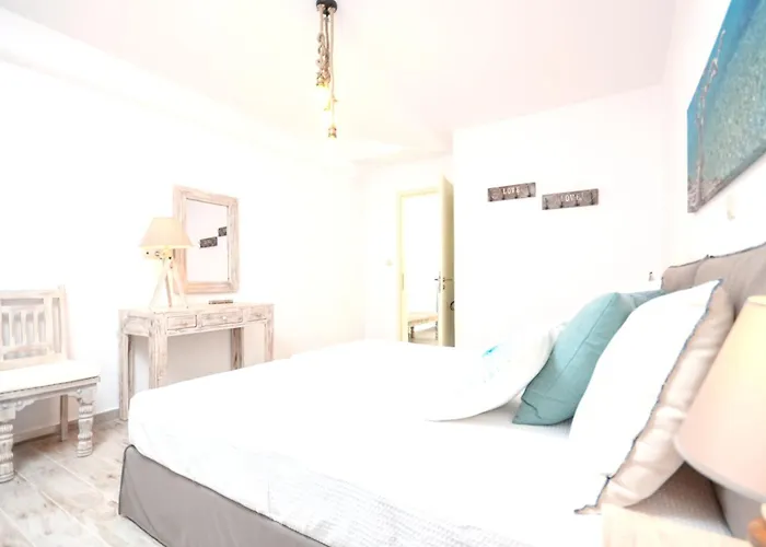 Welcoming Villa In Naxos With Sea And Mountain Views