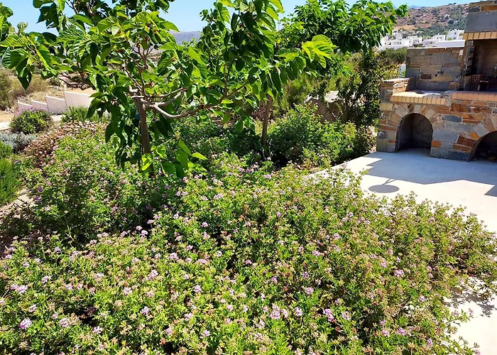 Welcoming Villa In Naxos With Sea And Mountain Views